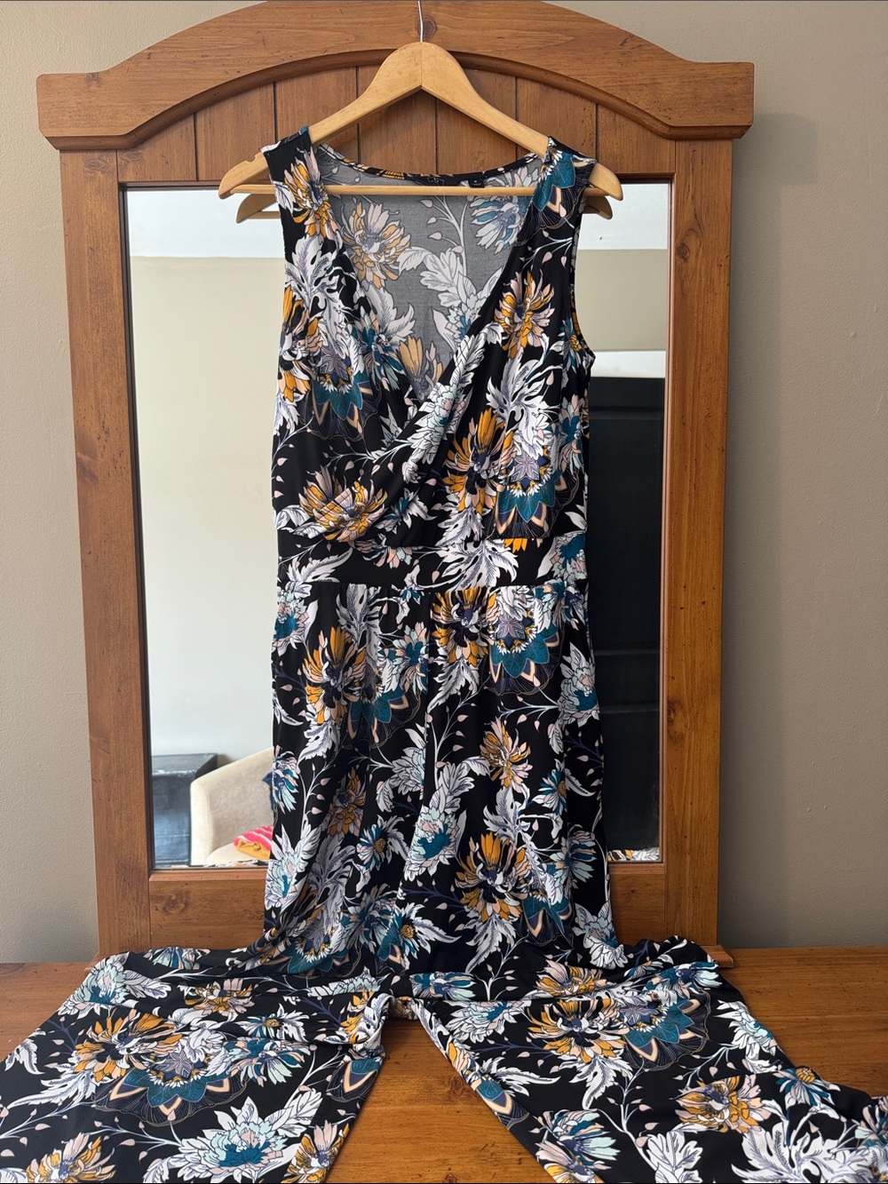 Floral navy Sleeveless Wrap jumpsuit with pockets G by Giuliana Size M/L